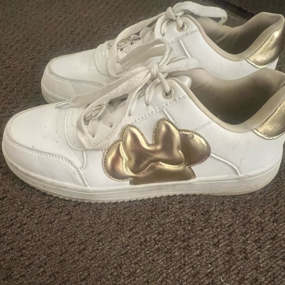 Disneys Minnie Mouse White and Gold Sneakers with Bow Detail Sz 7 - Picture 1 of 7
